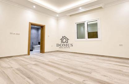 Apartment - 2 Bedrooms - 3 Bathrooms for rent in Thabit Bin Zaid Street - Al Mansoura - Doha