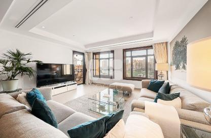 Townhouse - 1 Bedroom - 2 Bathrooms for sale in Porto Arabia Townhouses - Porto Arabia - The Pearl Island - Doha