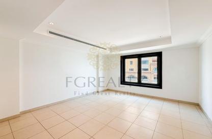 Apartment - 1 Bedroom - 2 Bathrooms for rent in West Porto Drive - Porto Arabia - The Pearl Island - Doha