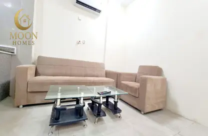 شقة - غرفة نوم - 1 حمام للايجار في ام غوالينا تجارية - ام غويلينا - أم غويلينا - الدوحة