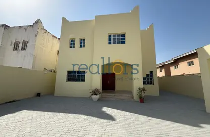 فيلا - 5 غرف نوم - 5 حمامات للايجار في المعمورة - المعمورة - الدوحة