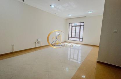 Apartment - 3 Bedrooms - 3 Bathrooms for rent in Asim Bin Omar Street - Al Mansoura - Doha