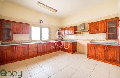 Villa - 5 Bedrooms - 4 Bathrooms for rent in Al Sakhama - Doha
