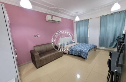 Villa - Studio - 1 Bathroom for rent in Al Markhiya Street - Al Markhiya - Doha