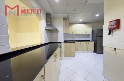 Apartment - 1 Bedroom - 2 Bathrooms for rent in West Porto Drive - Porto Arabia - The Pearl Island - Doha