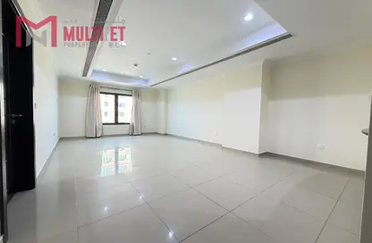 Apartment - 1 Bedroom - 2 Bathrooms for rent in West Porto Drive - Porto Arabia - The Pearl Island - Doha