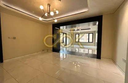 Apartment - 3 Bedrooms - 5 Bathrooms for rent in Marina Gate - Porto Arabia - The Pearl Island - Doha