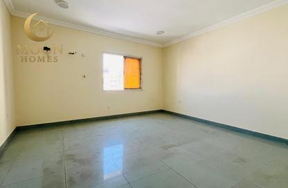 Apartment - 2 Bedrooms - 2 Bathrooms for rent in Umm Ghwailina Comm - Umm Ghuwalina - Umm Ghuwailina - Doha Apartment - 2 Bedrooms - 2 Bathrooms for rent in Umm Ghwailina Comm - Umm Ghuwalina - Umm Ghuwailina - Doha