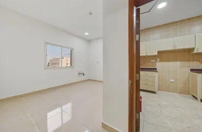 Apartment - 2 Bedrooms - 1 Bathroom for rent in Al Aziziyah - Al Aziziyah - Doha