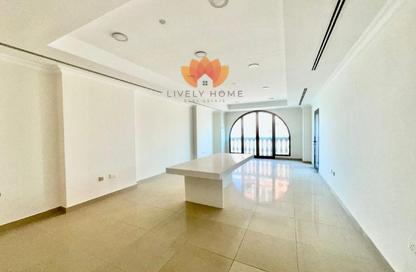 Apartment - 2 Bedrooms - 3 Bathrooms for rent in West Porto Drive - Porto Arabia - The Pearl Island - Doha