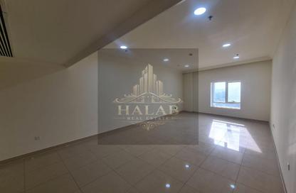 Apartment - 3 Bedrooms - 3 Bathrooms for rent in Al Salam Tower - Corniche Road - Corniche Road - Doha