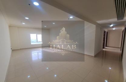 Apartment - 3 Bedrooms - 3 Bathrooms for rent in Al Salam Tower - Corniche Road - Corniche Road - Doha