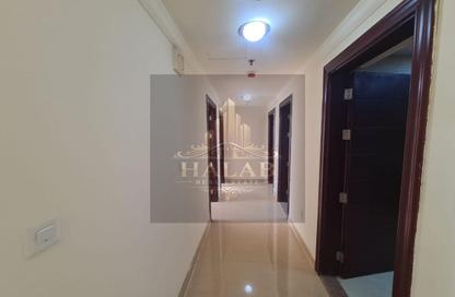 Apartment - 3 Bedrooms - 3 Bathrooms for rent in Al Salam Tower - Corniche Road - Corniche Road - Doha