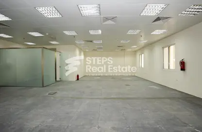 Office Space - Studio - 2 Bathrooms for rent in Muntazah 7 - Al Muntazah - Doha