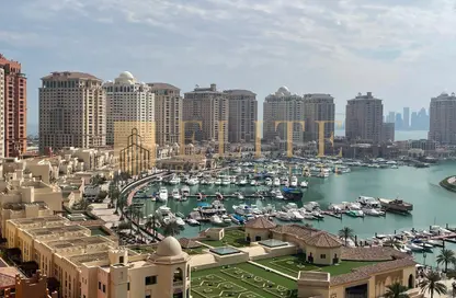 شقة - 2 غرف نوم - 3 حمامات للايجار في طريق بورتو الشرقي - بورتو أرابيا - جزيرة اللؤلؤة - الدوحة