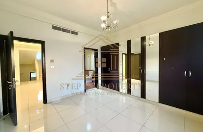 مجمع سكني - 5 غرف نوم - 7 حمامات للايجار في المسيلة - المسيلة - الدوحة