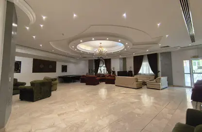 Apartment - 2 Bedrooms - 2 Bathrooms for rent in Thabit Bin Zaid Street - Al Mansoura - Doha