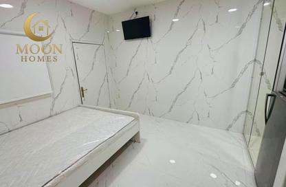 Apartment - Studio - 1 Bathroom for rent in Umm Ghwailina Comm - Umm Ghuwalina - Umm Ghuwailina - Doha