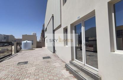Warehouse - Studio - 6 Bathrooms for rent in East Industrial Street - Birkat Al Awamer - Al Wakra
