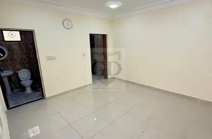 Apartment - 1 Bathroom for rent in Old Airport Road - Doha
