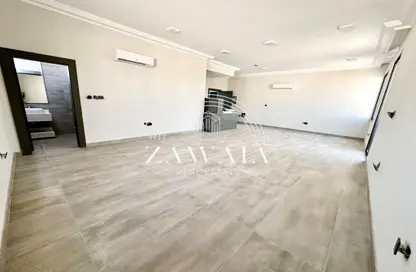 Apartment - Studio - 1 Bathroom for rent in Bin Omran 35 - Fereej Bin Omran - Doha