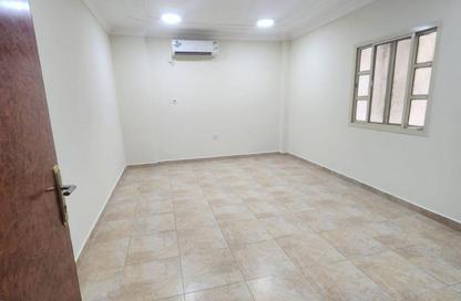 Apartment - 2 - 2 for sale in Al Mansoura - Al Mansoura - Doha