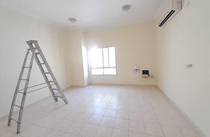 Apartment - 3 Bedrooms - 3 Bathrooms for rent in Muntazah 7 - Al Muntazah - Doha