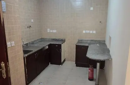 Apartment - 2 Bedrooms - 2 Bathrooms for rent in Al Nasr Street - Al Nasr - Doha