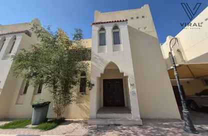 شقة - 4 غرف نوم - 5 حمامات للايجار في حدائق الدوحة - الوعب - الوعب - الدوحة