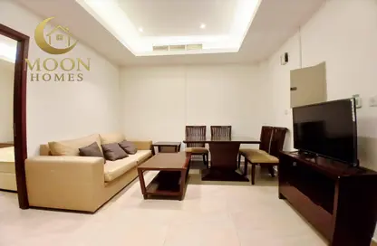 Apartment - 2 Bedrooms - 2 Bathrooms for rent in Umm Ghuwalina - Umm Ghuwailina - Doha