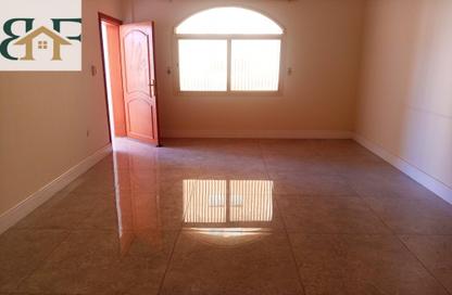 Apartment - 2 Bedrooms - 2 Bathrooms for rent in Al Mansoura - Doha