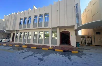 فيلا - 5 غرف نوم - 6 حمامات للبيع في الوكير - الوكير - الوكرة