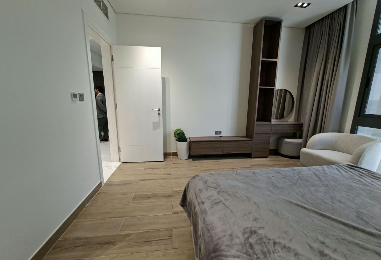 Brand New fully furnished 1-bedroom apartment in y thumbnail 4