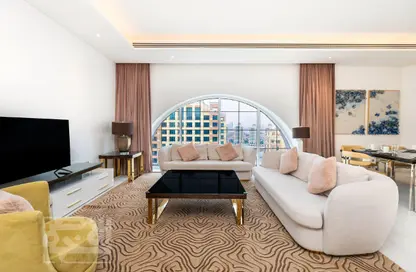 Apartment - 3 Bedrooms - 4 Bathrooms for rent in Floresta Gardens - Floresta Gardens - The Pearl Island - Doha