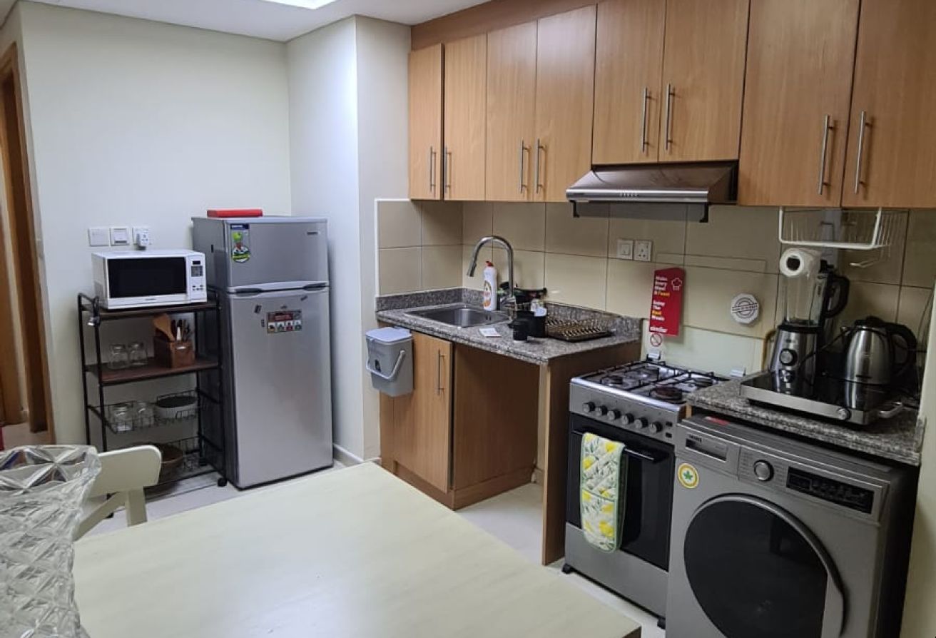 SUPER ELEGANT STUDIO FULLY FURNISHED IN FOXHILLS thumbnail 3