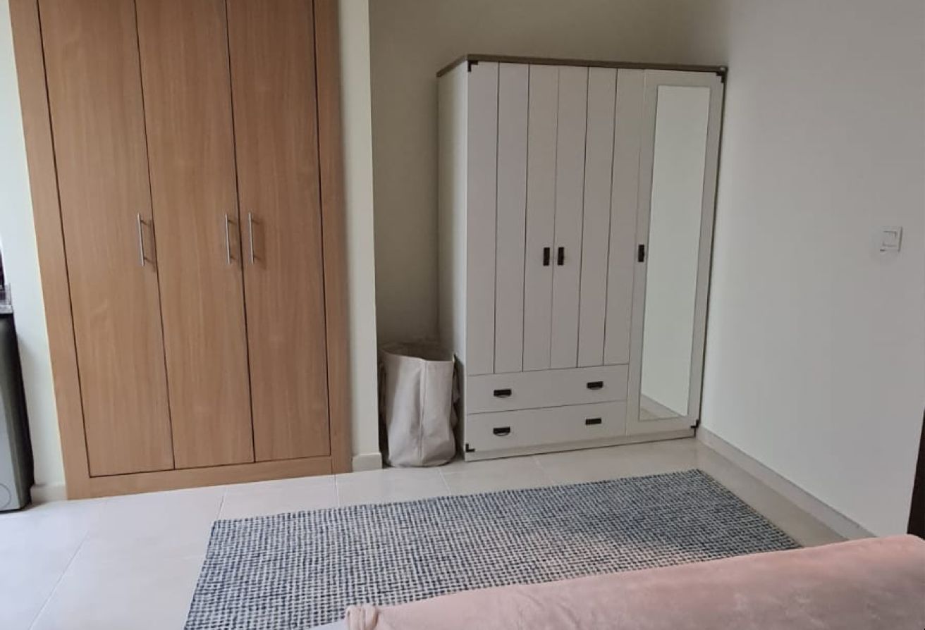 SUPER ELEGANT STUDIO FULLY FURNISHED IN FOXHILLS thumbnail 5