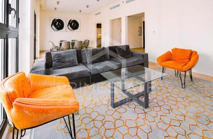 Apartment - 2 Bedrooms - 2 Bathrooms for rent in Carnaval - Qanat Quartier - The Pearl Island - Doha