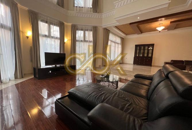 53813093 - Property Image 2