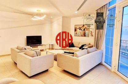 Penthouse - 3 Bedrooms - 4 Bathrooms for rent in Floresta Gardens - Floresta Gardens - The Pearl Island - Doha