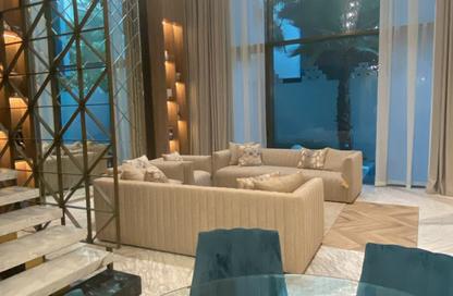Villa - 5 - 5 for rent in The Pearl Island - Doha