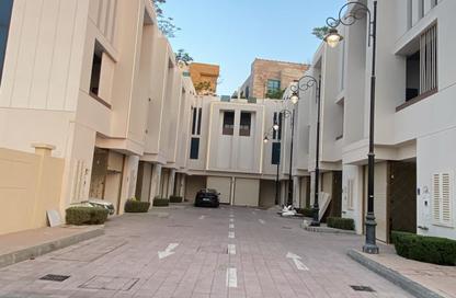 Villa - 5 - 5 for rent in The Pearl Island - Doha