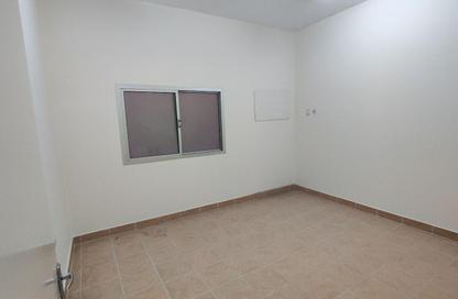 Apartment - 2 Bedrooms - 2 Bathrooms for rent in Umm Ghuwailina 4 - Umm Ghuwailina - Doha