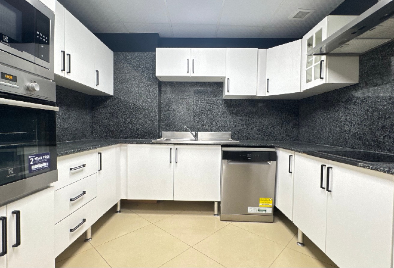 Furnished 2Bedrooms- Bills Inc, Balcony - apartment in West Bay