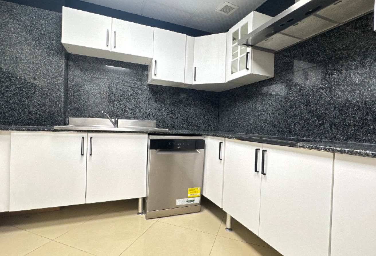 Furnished 2Bedrooms- Bills Inc, Balcony - apartment in West Bay