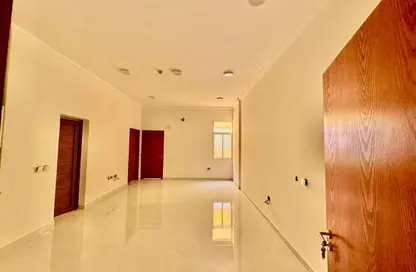 شقة - 2 غرف نوم - 2 حمامات للايجار في العزيزية - العزيزية - الدوحة