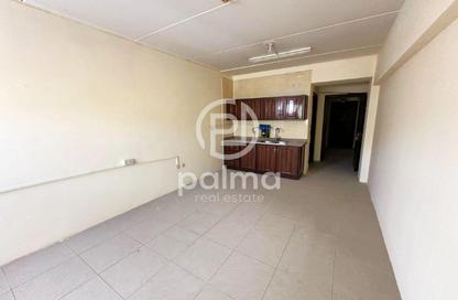 Labor Camp - Studio - 1 Bathroom for rent in Industrial Area 5 - Industrial Area - Industrial Area - Doha