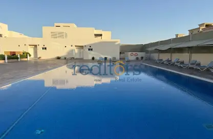 مجمع سكني - 3 غرف نوم - 4 حمامات للايجار في شارع وادي الشاهينيا - عين خالد - الدوحة مجمع سكني - 3 غرف نوم - 4 حمامات للايجار في شارع وادي الشاهينيا - عين خالد - الدوحة