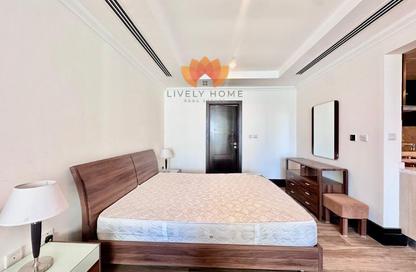 Apartment - Studio - 1 Bathroom for rent in Viva West - Viva Bahriyah - The Pearl Island - Doha