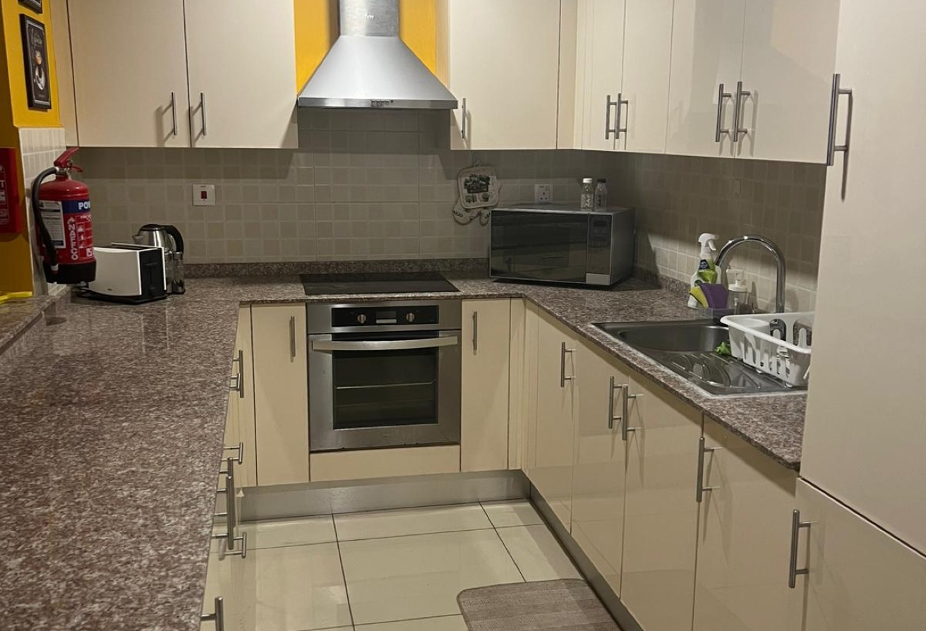 Studio Fully Furnished Including Bills Marina View thumbnail 9