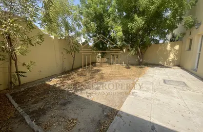 Villa - 4 Bedrooms - 5 Bathrooms for rent in Souk Al gharaffa - Al Gharrafa - Doha